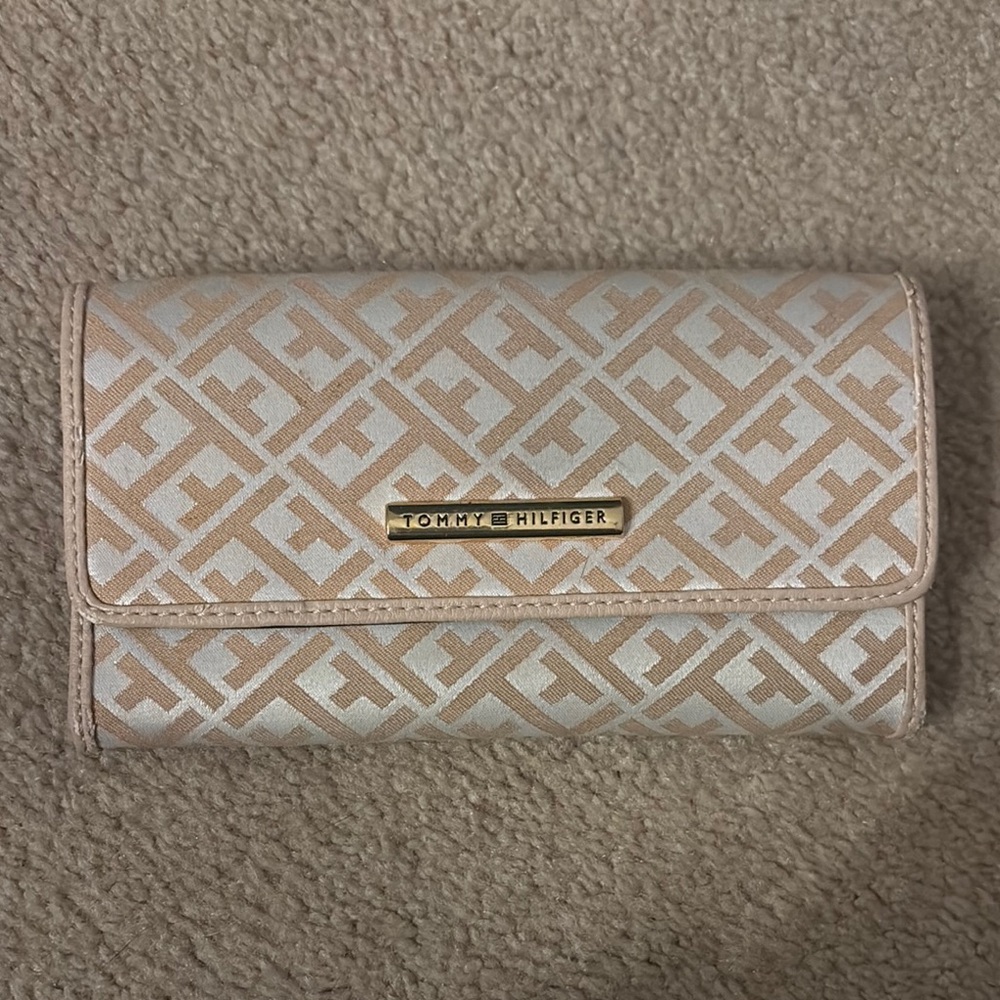 Tommy Hilfiger Beige and White Women's Wallet